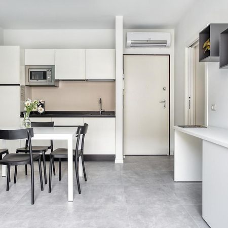 Sleek City Abode In Maciachini Milano Exterior foto